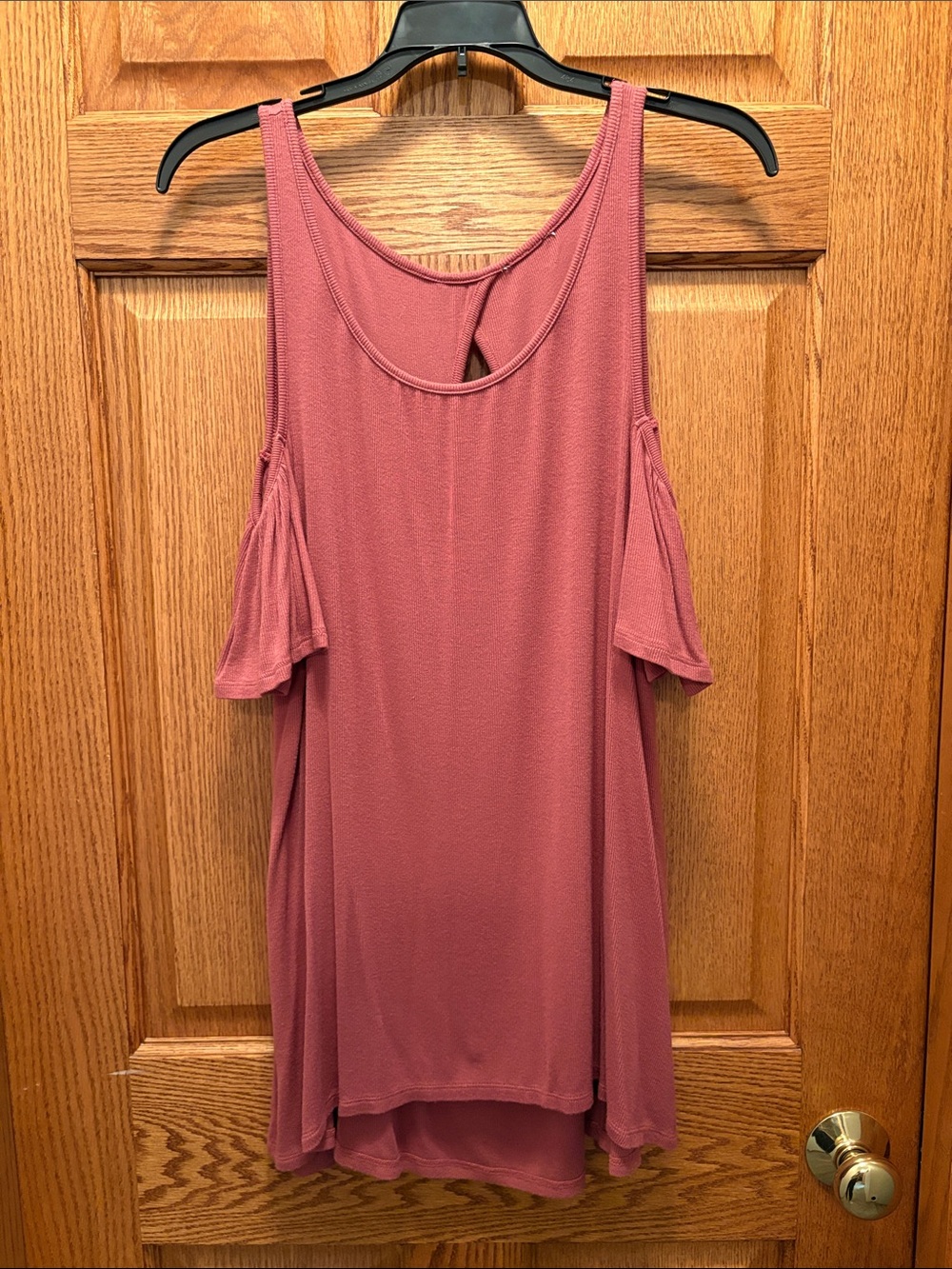 Cold-Shoulder Sleeveless Top in Dusty Rose